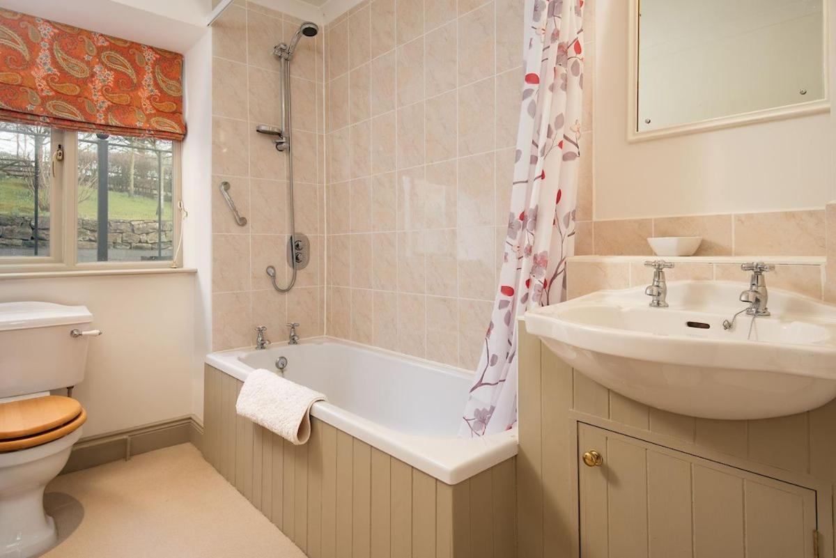 Вилла Broadgate House & Steading West Woodburn Экстерьер фото