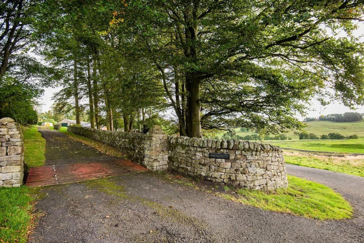 Вилла Broadgate House & Steading West Woodburn Экстерьер фото